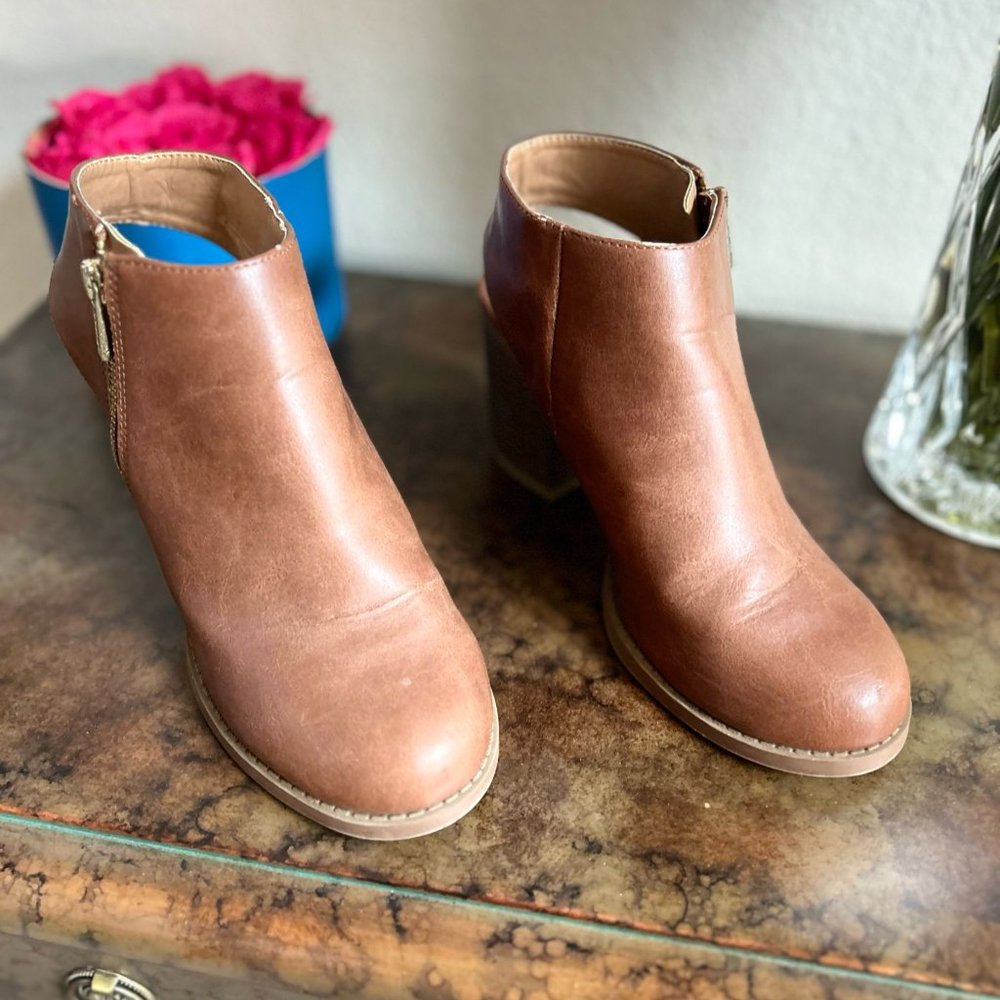 Soda Women’s Brown Cutout Ankle Strap High Heel Boots in Size 9